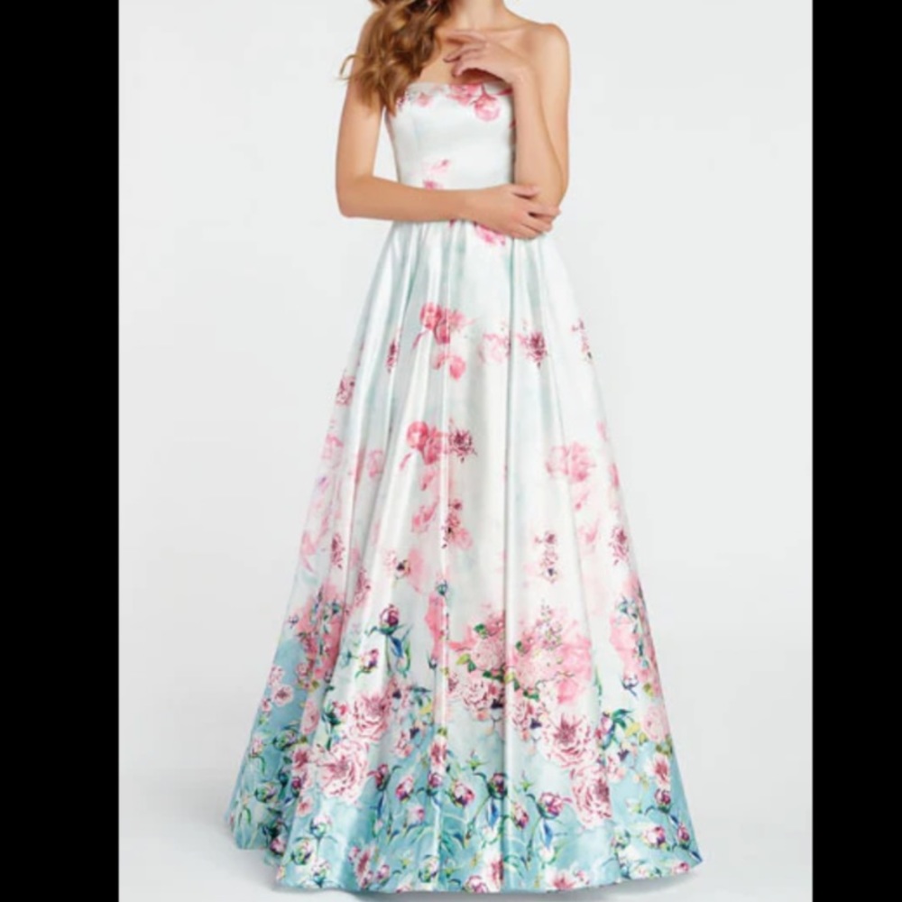 Long size 4 prom dress. Never worn! Beautiful!